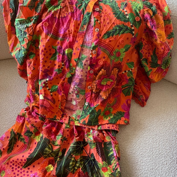 FARM Rio Vibrant Floral Jean Shorts - Picture 1 of 3